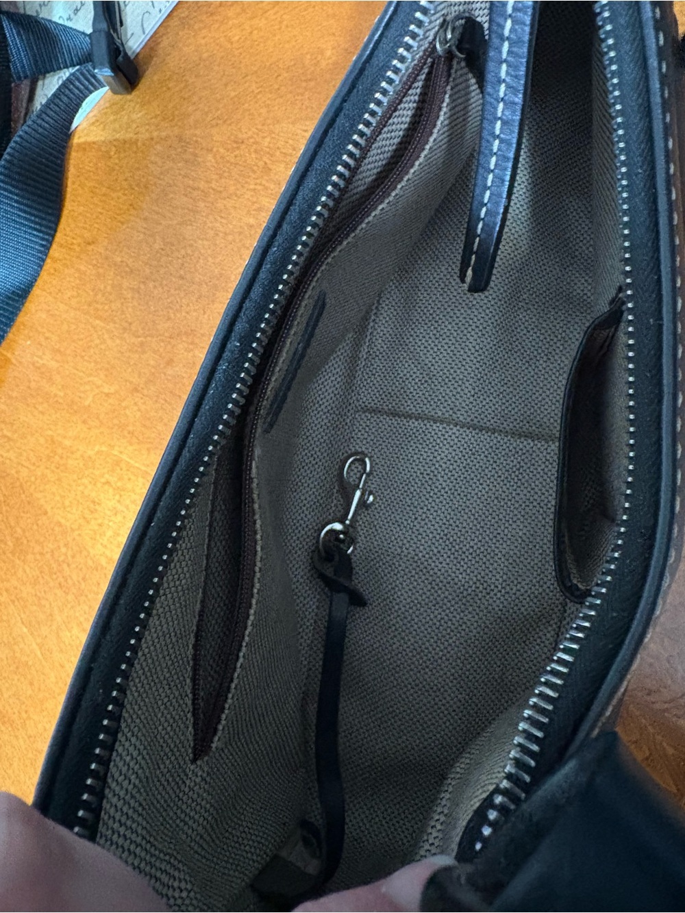 Dooney & Bourke Black Pebble Leather Hobo Shoulder Bag - Picture 2 of 4